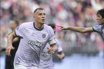 Дзюба ведет "Акрон" к победе: тольяттинцы одержали верх в Нижнем Новгороде