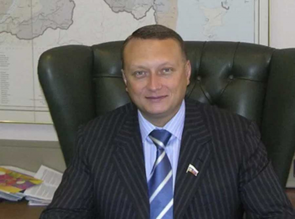 Дмитрий Савельев: Сенатор с репутацией благотворителя и его борьба с обвинениями