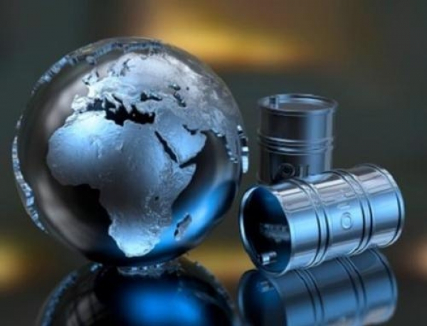 Нефтяной нокдаун: Brent рухнула ниже $73, уронив рынки в летнюю спячку
